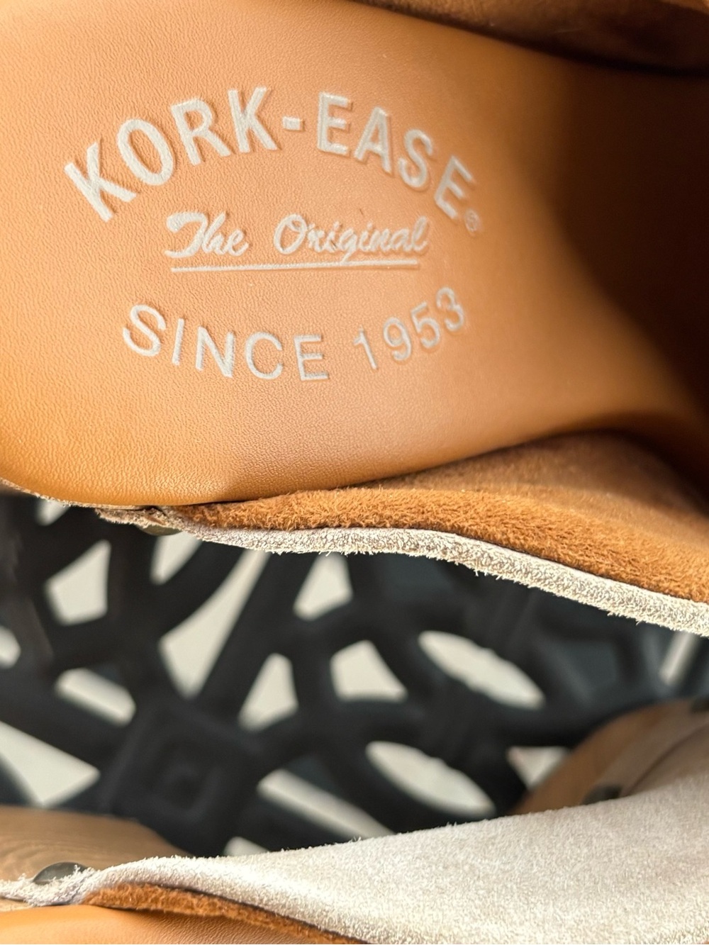 Kork-Ease sand tan studded suede leather clogs Sz 7 - Picture 2 of 11